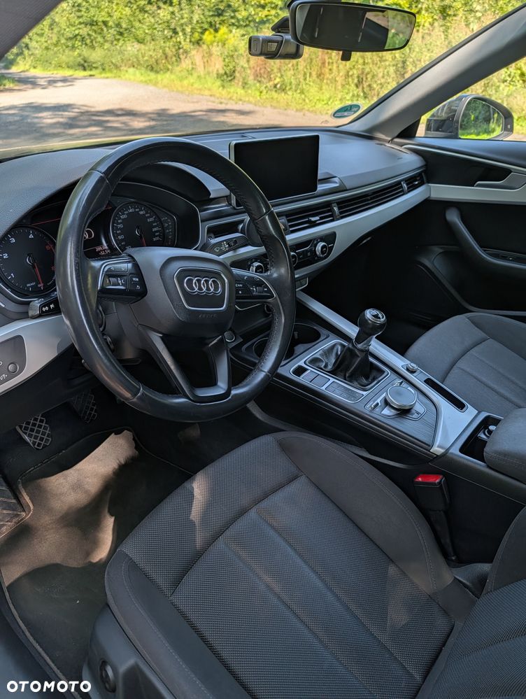 Audi A4 Limousine - 19