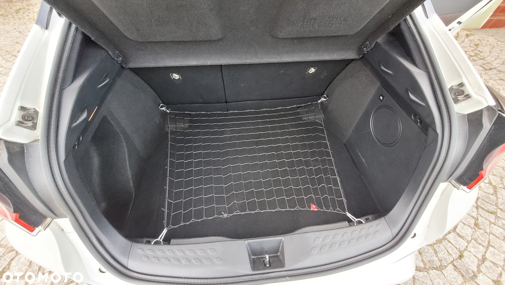 Toyota C-HR 1.8 Hybrid Prestige - 2