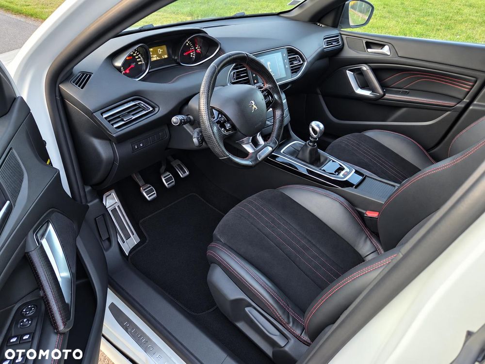 Peugeot 308 2015 photo 4