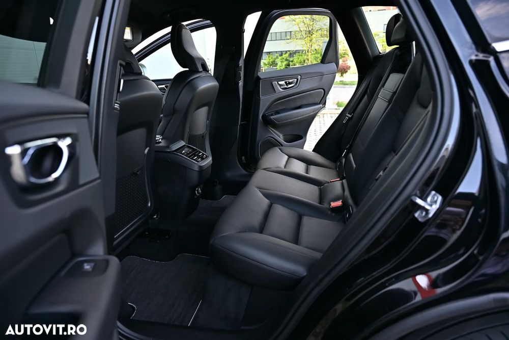 Volvo XC 60 D5 AWD R-Design - 25