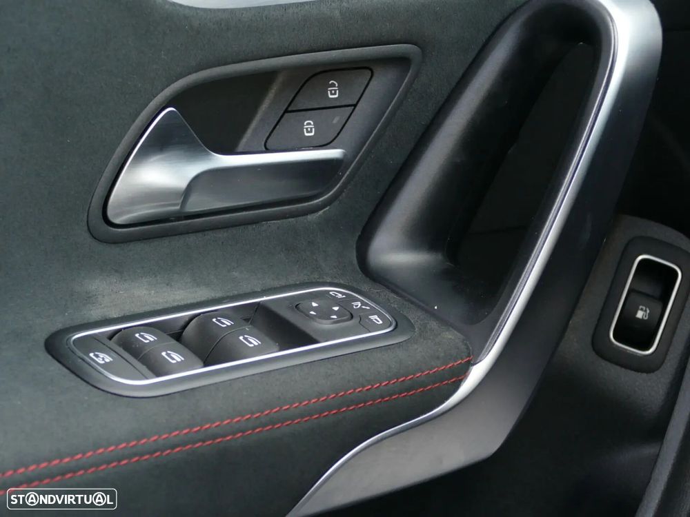 Mercedes-Benz CLA 250 e Shooting Brake AMG Line - 42