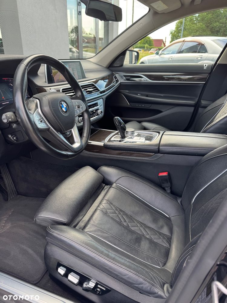 BMW Seria 7 740Li - 18