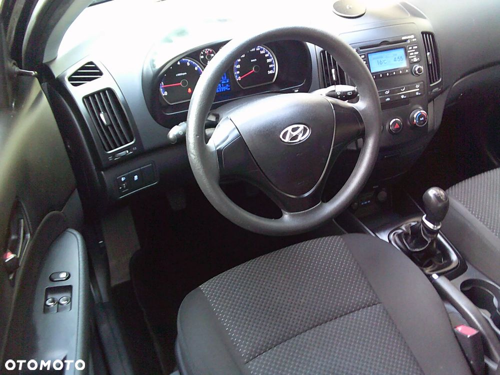Hyundai i30 1.4 Classic + - 12