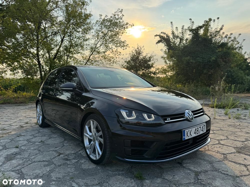 Volkswagen Golf - 1