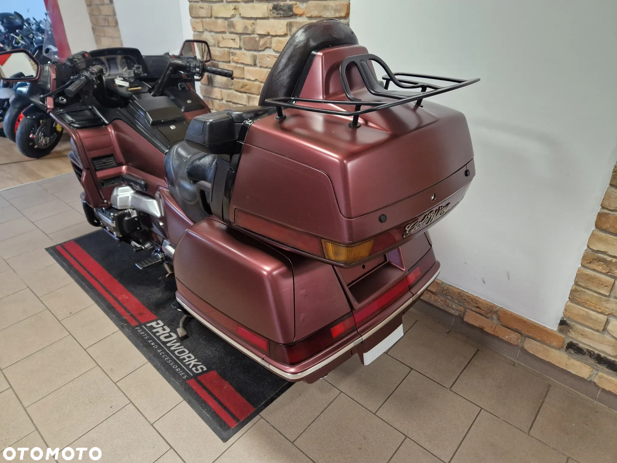 Honda GL - 9