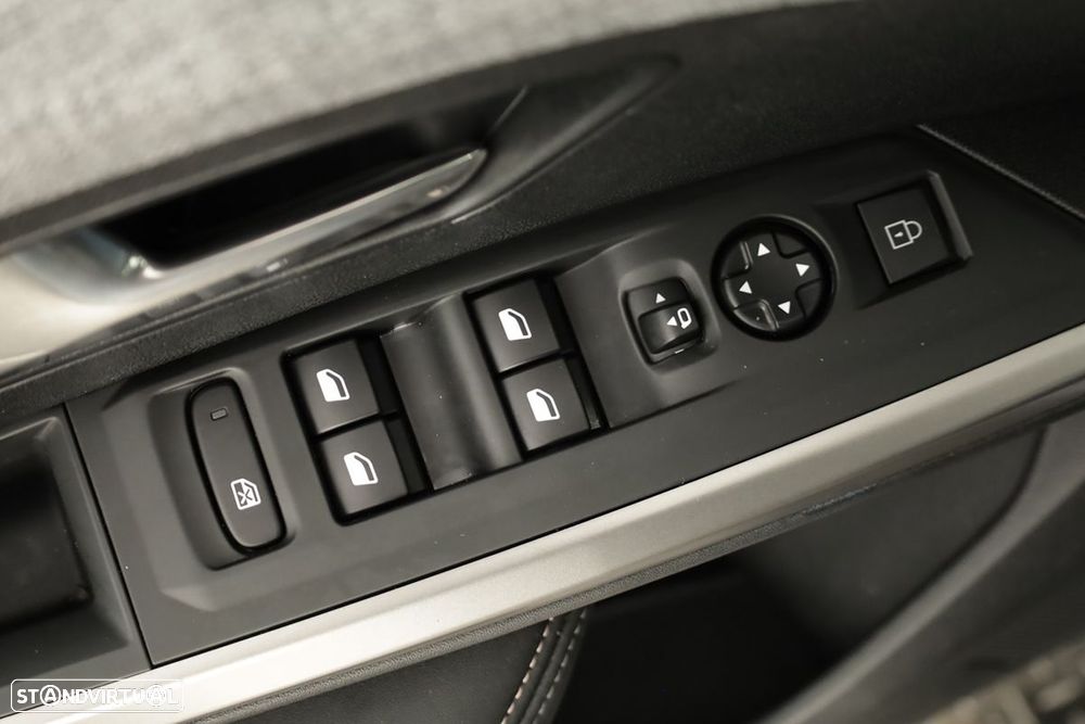 Peugeot 5008 1.2 Hybrid Allure e-DCS6 - 19