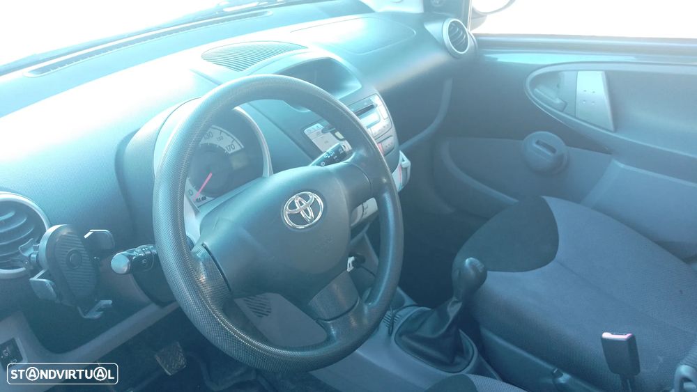 Toyota Aygo Standard - 15