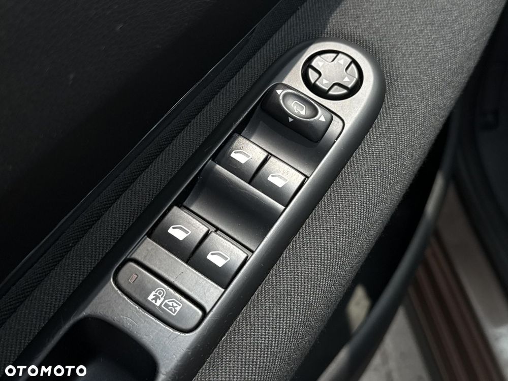 Peugeot 3008 1.6 HDi Active - 9