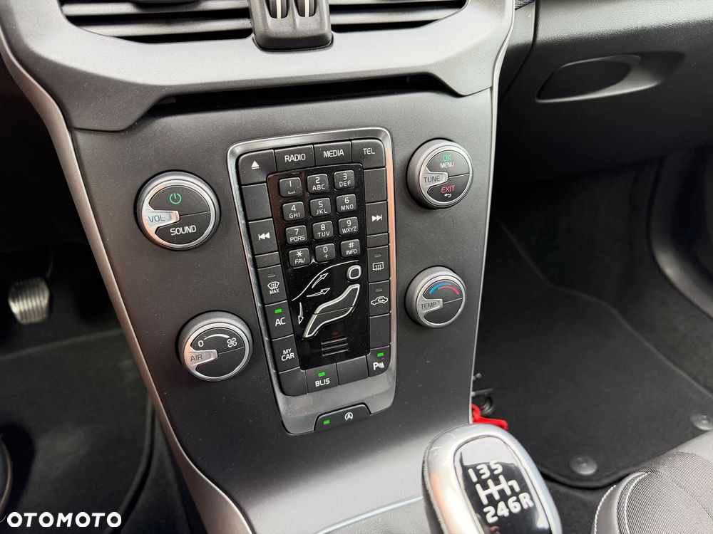 Volvo V40 D2 Momentum - 8