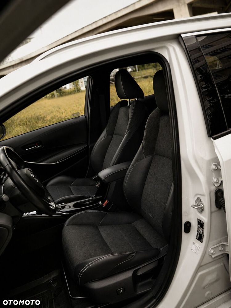 Toyota Corolla 1.8 Hybrid Comfort - 23