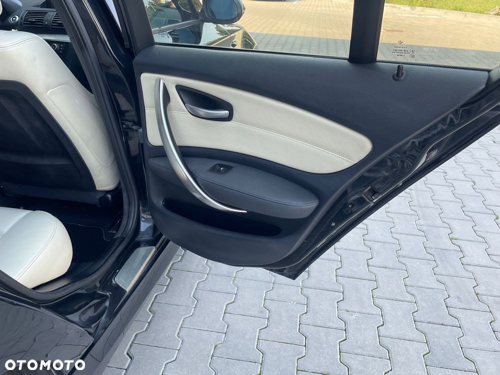 BMW Seria 1 123d DPF Edition Sport - 23