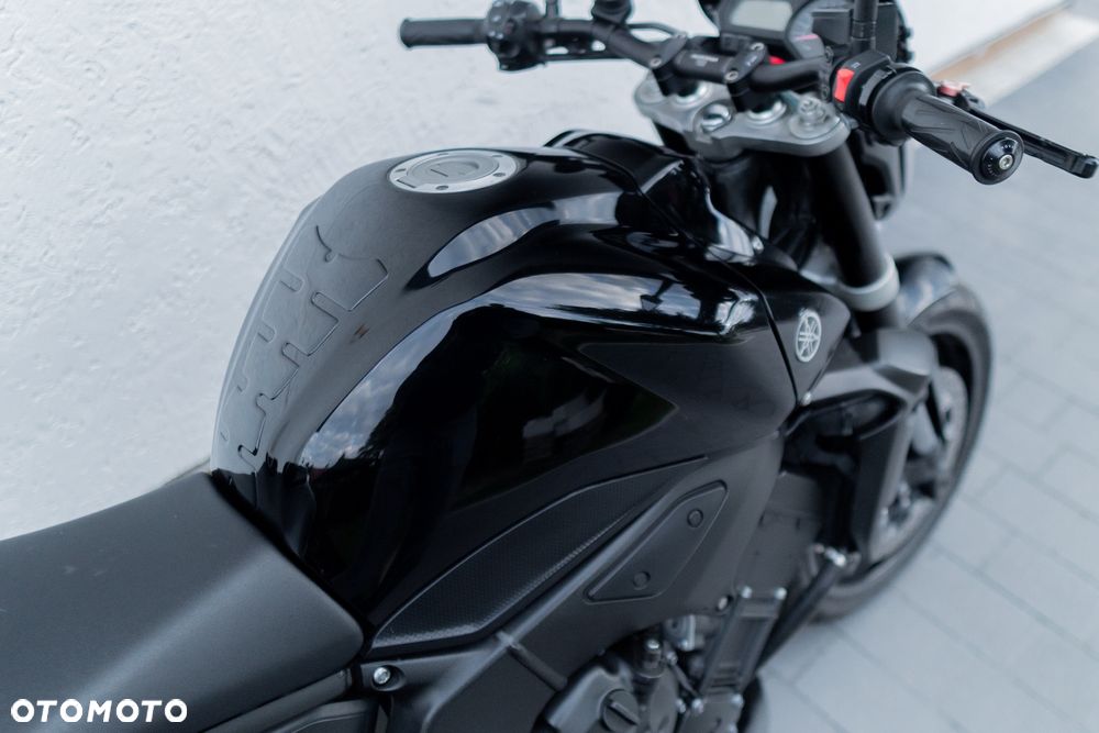 Yamaha FZ - 22
