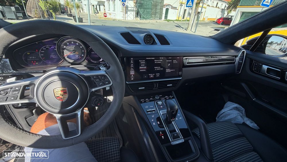 Porsche Cayenne Coupé Turbo - 16