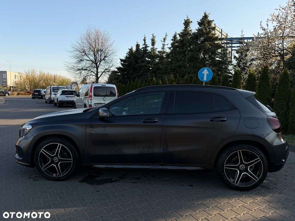 Mercedes-Benz GLA 220 CDI 4Matic 7G-DCT AMG Line - 10