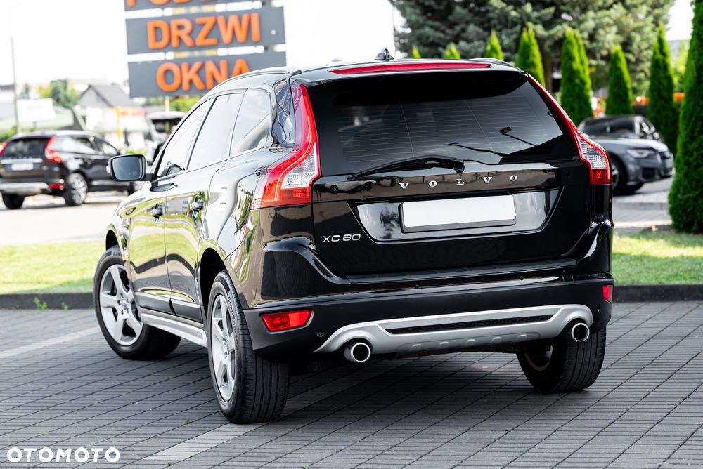 Volvo XC 60 D4 AWD Geartronic RDesign - 12