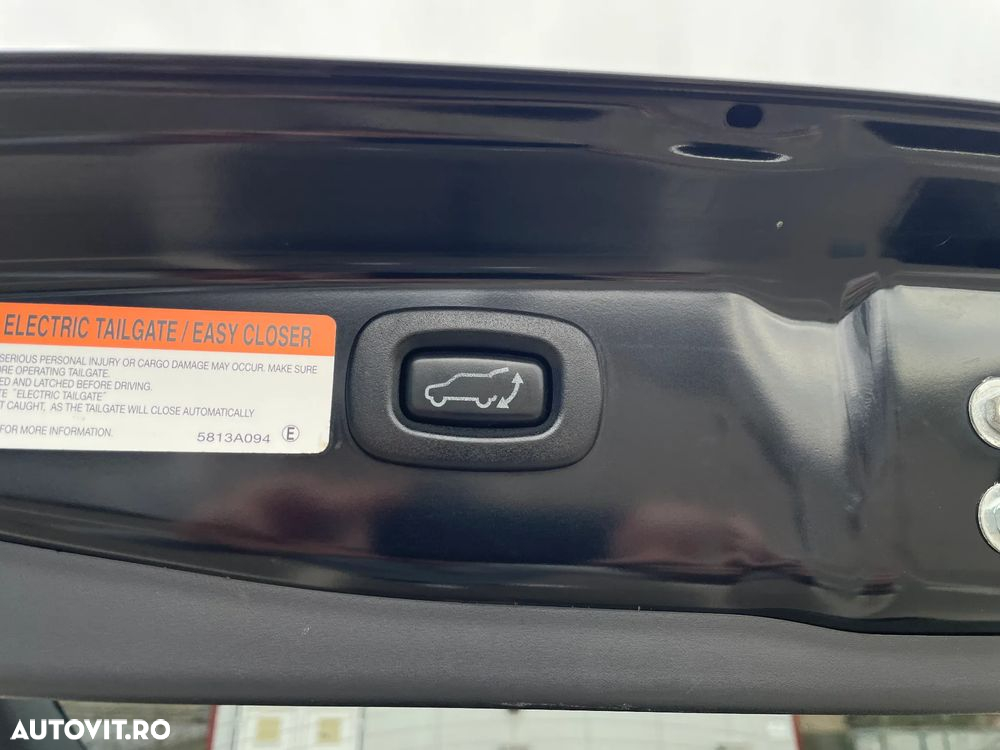 Mitsubishi Outlander 2.0 4WD Plug-In Hybrid Top - 24