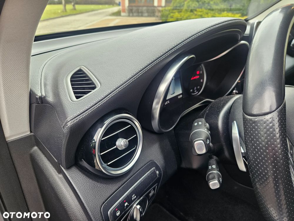 Mercedes-Benz GLC - 24