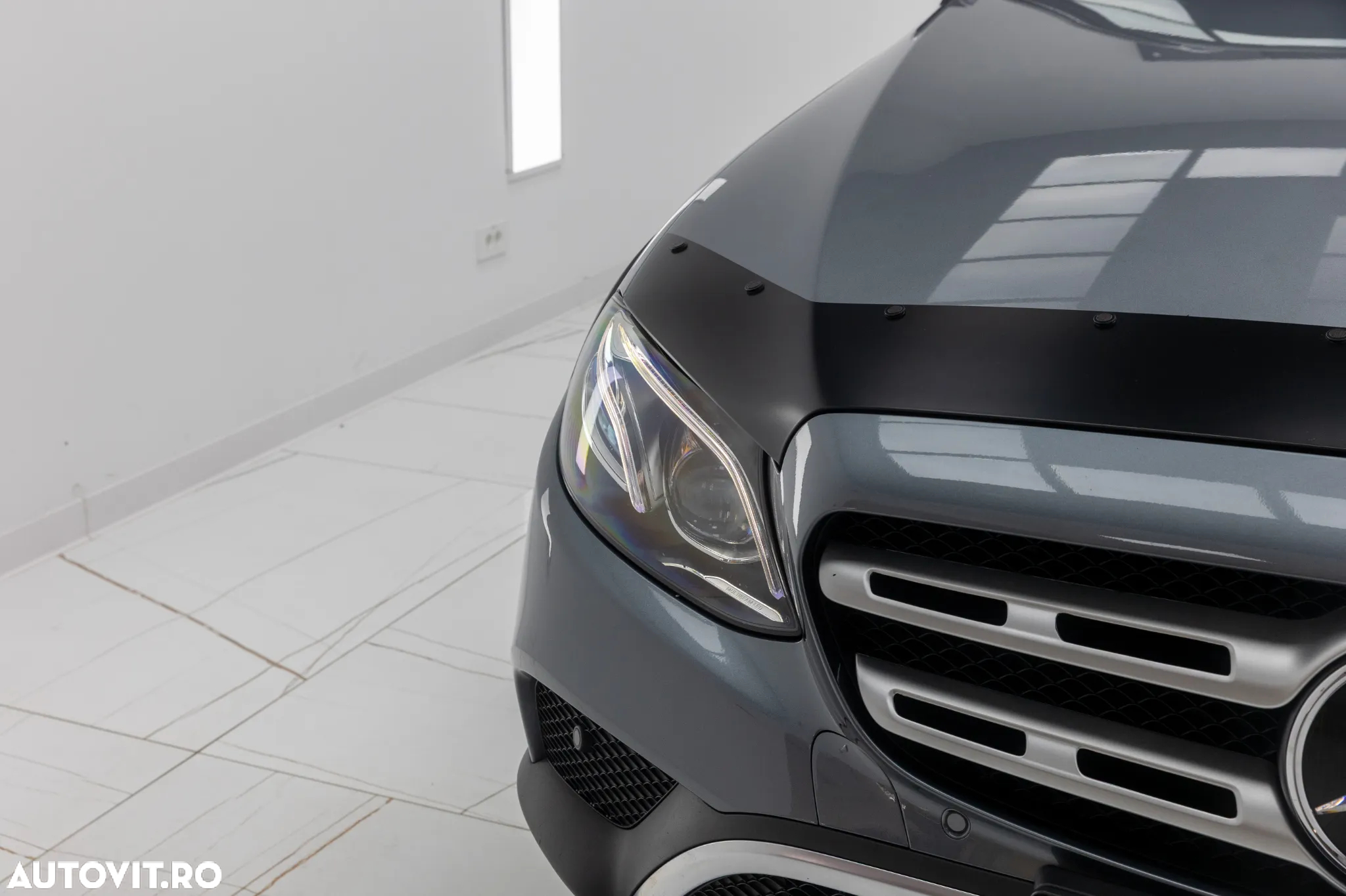 Mercedes-Benz E 220 d 4Matic 9G-TRONIC Avantgarde - 8
