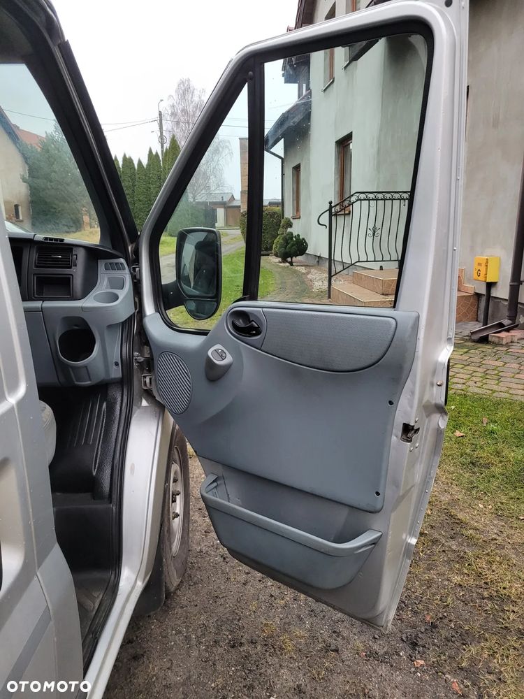 Ford TRANSIT T-350 2.2TDCI - 12