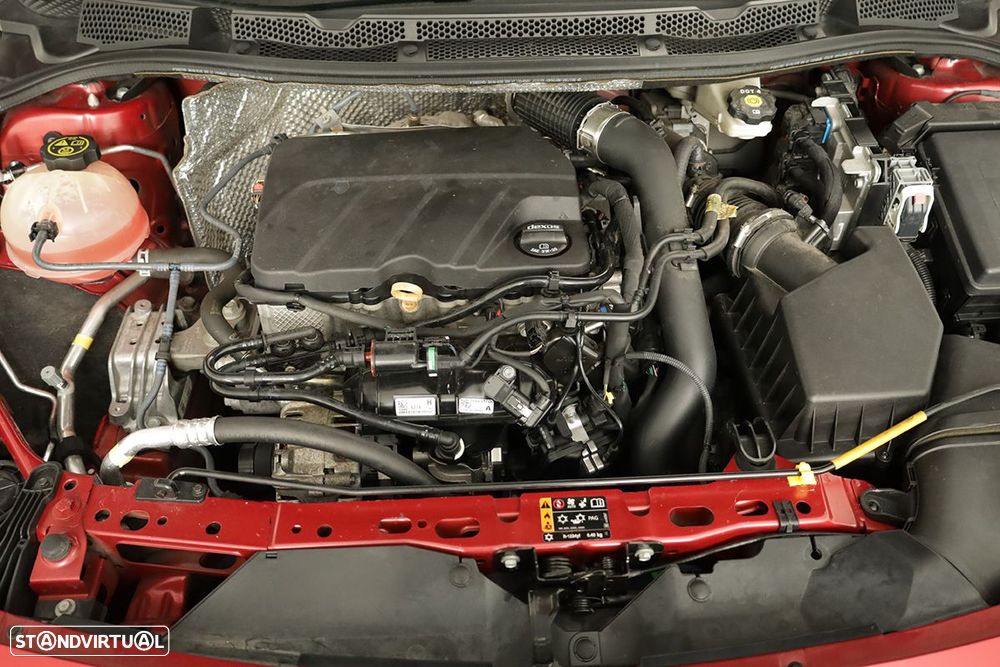 Opel Astra 1.2 T GS Line S/S - 24