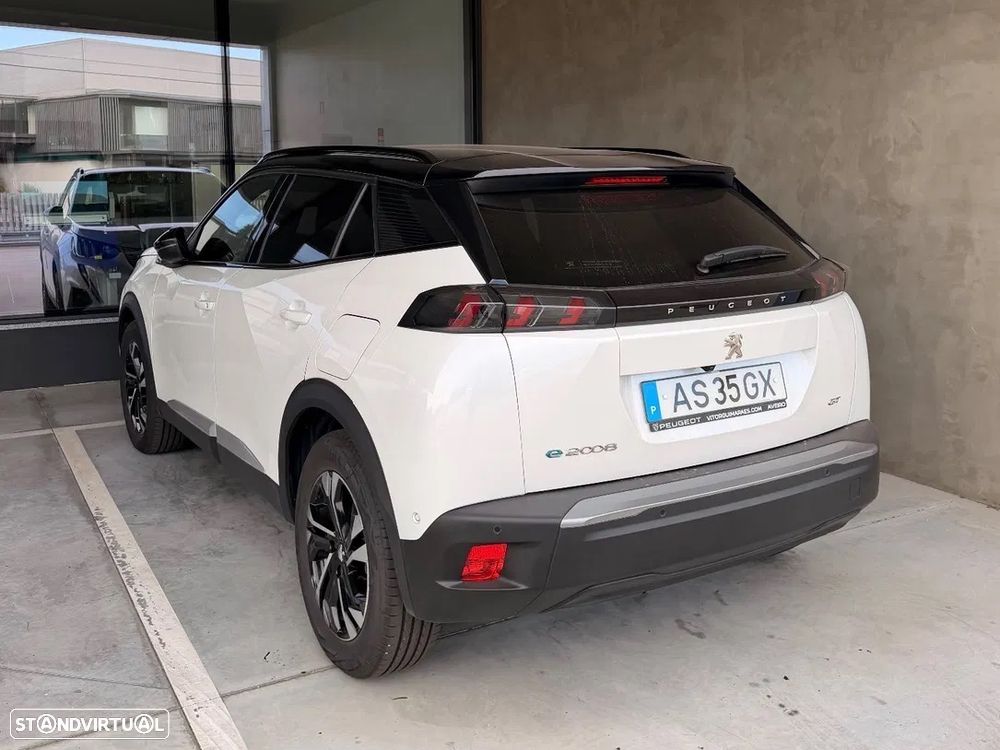Peugeot e-2008 50 kWh GT - 3