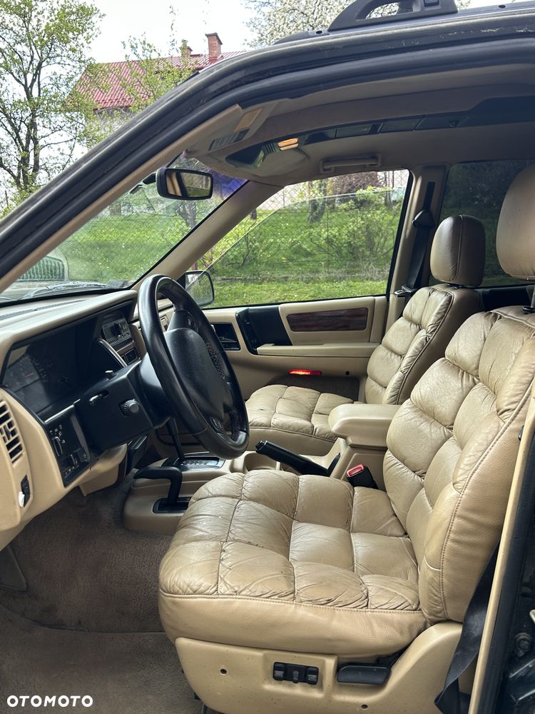 Jeep Grand Cherokee - 11