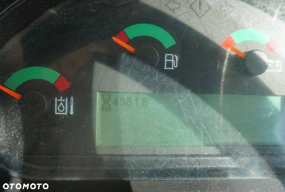 Caterpillar CAT 908 M - 8