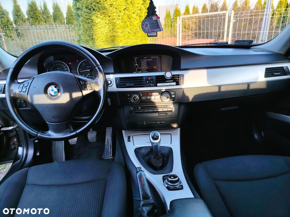 BMW Seria 3 318d - 9