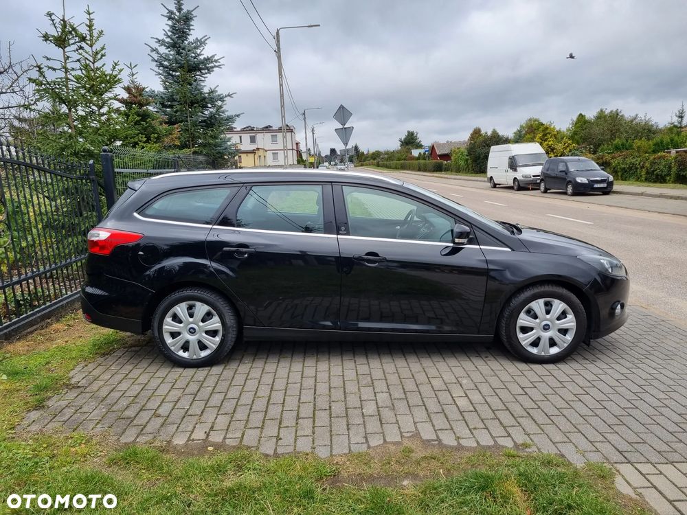 Ford Focus 1.6 TDCi DPF Champions Edition - 6