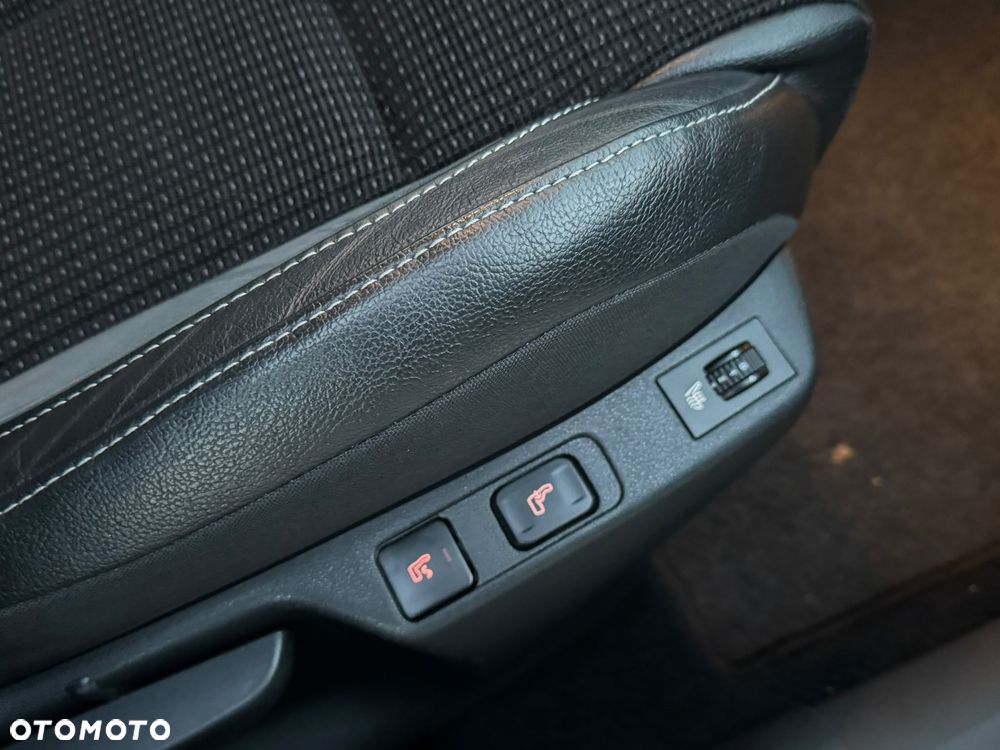 Citroën C4 VTi 120 Exclusive - 24
