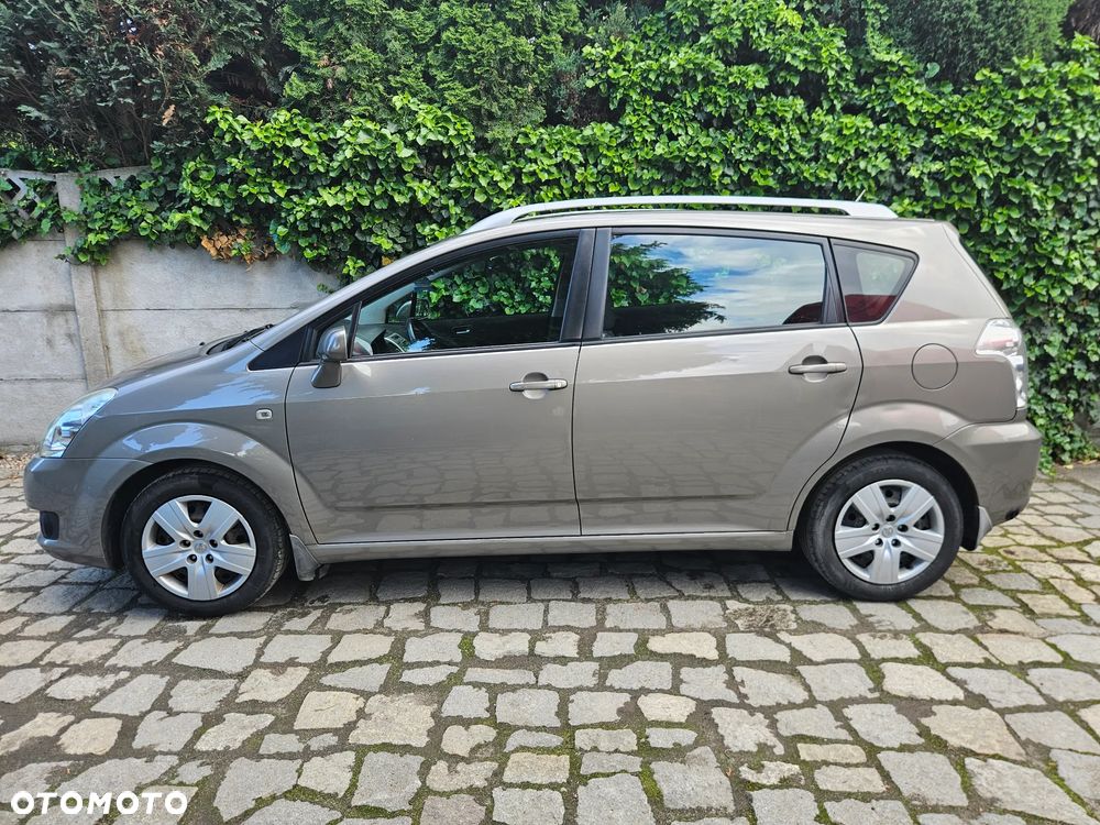 Toyota Corolla Verso - 2