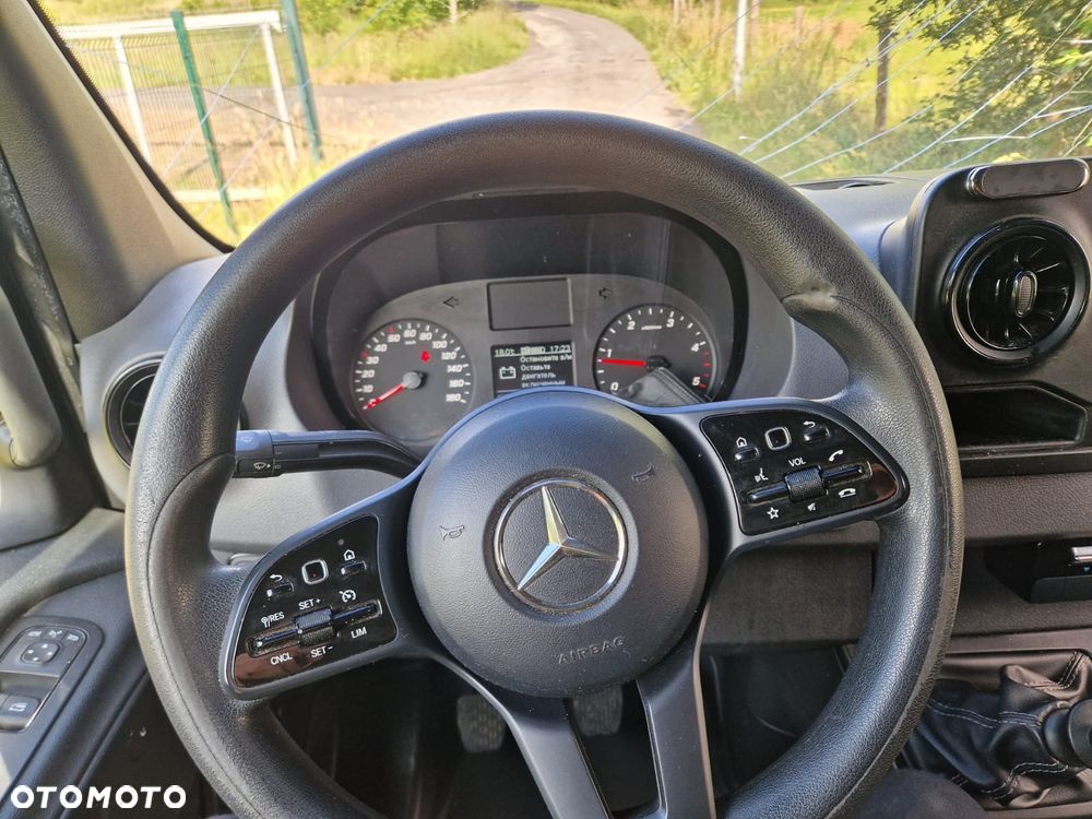 Mercedes-Benz Sprinter - 19