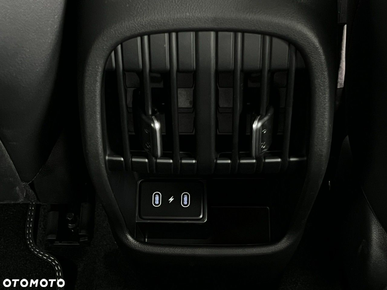Hyundai Kona - 37