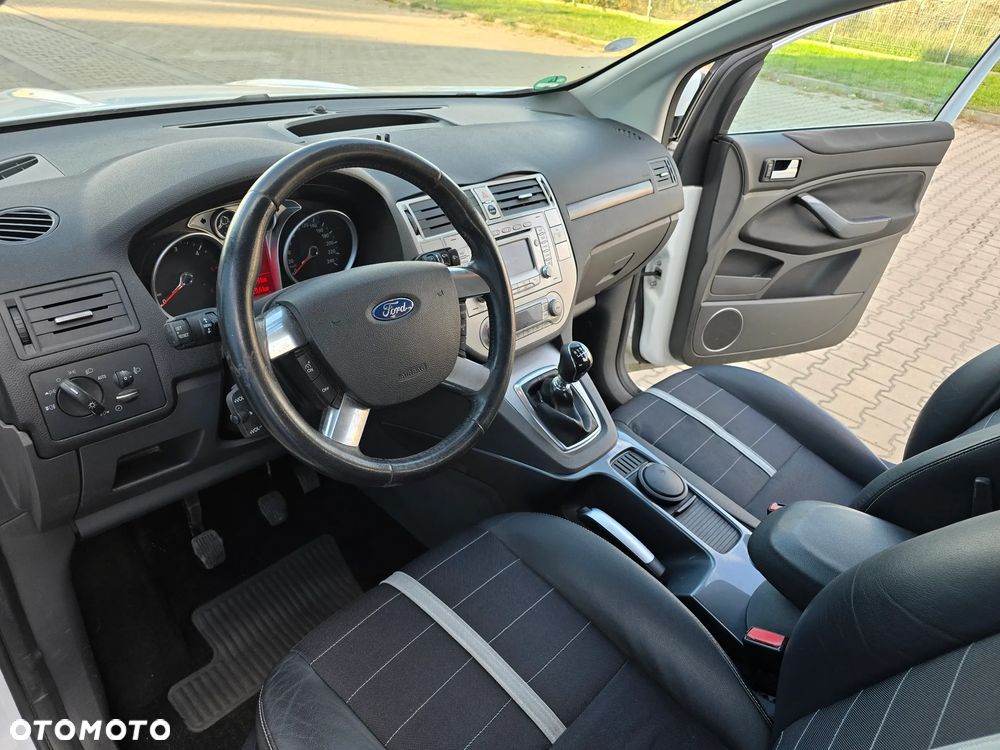 Ford Kuga 2.0 TDCi 4x4 Titanium - 3