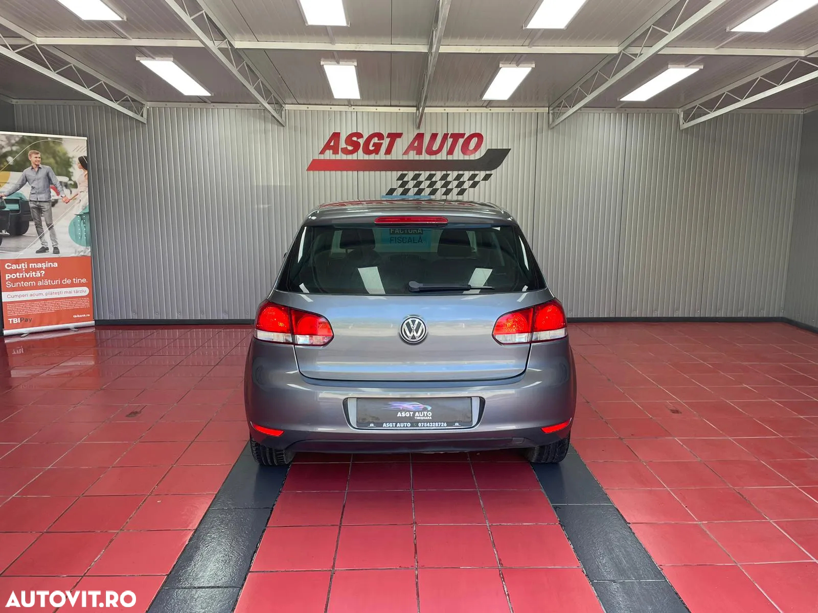 Volkswagen Golf - 6