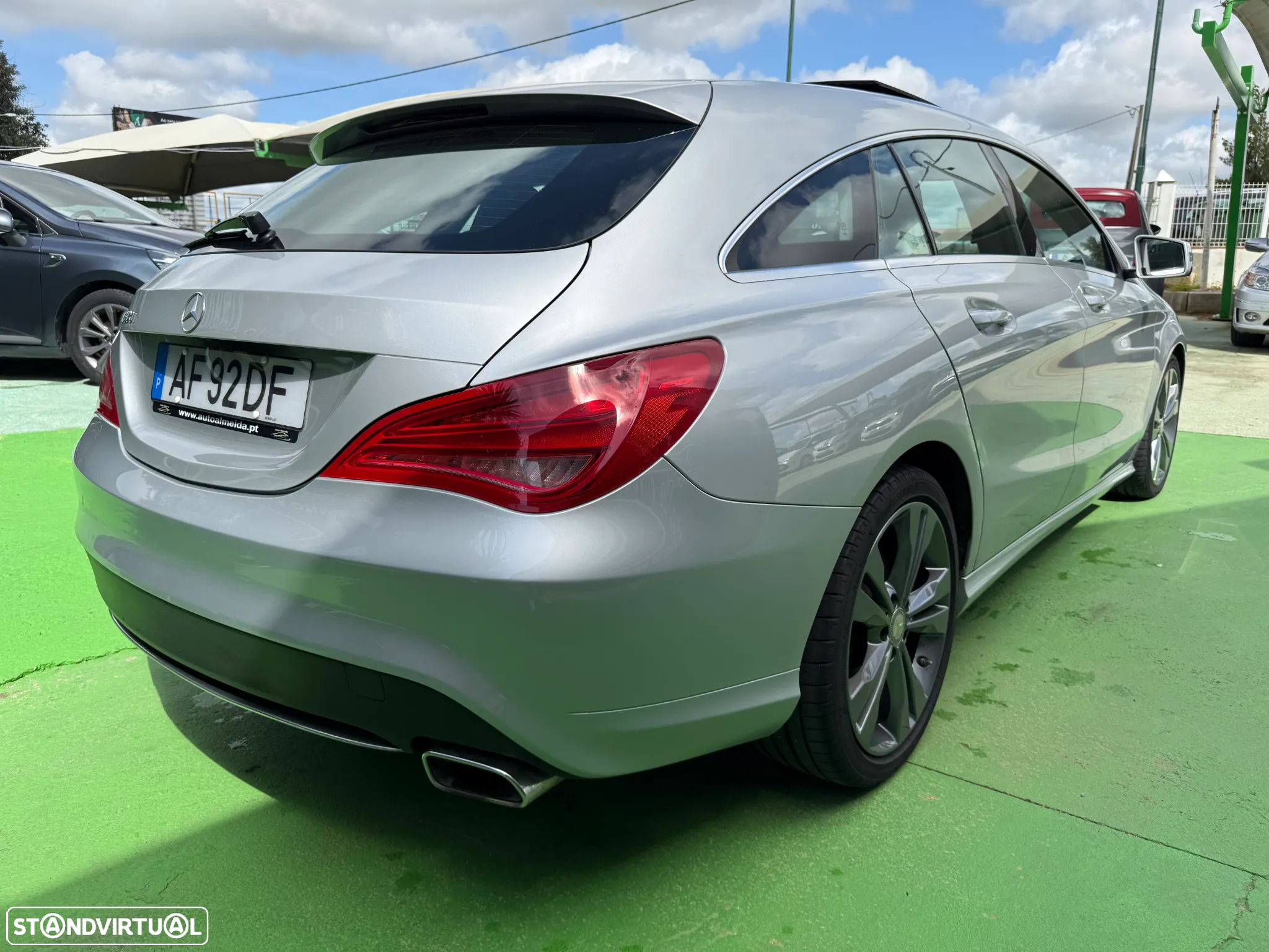 Mercedes-Benz CLA 180 Shooting Brake d Urban - 14