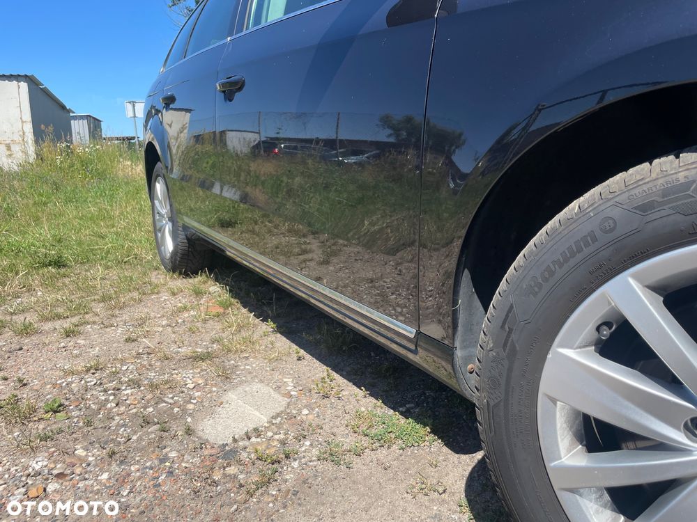 Volkswagen Passat 2.0 TDI DPF BlueMotion Technology Comfortline - 18
