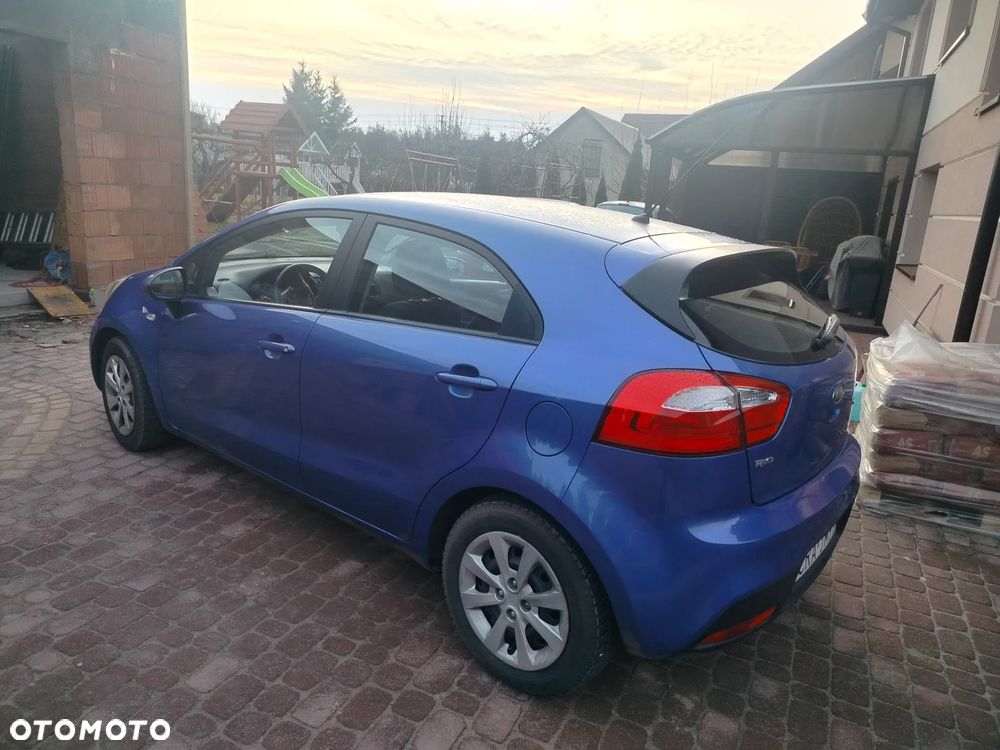 Kia Rio - 3