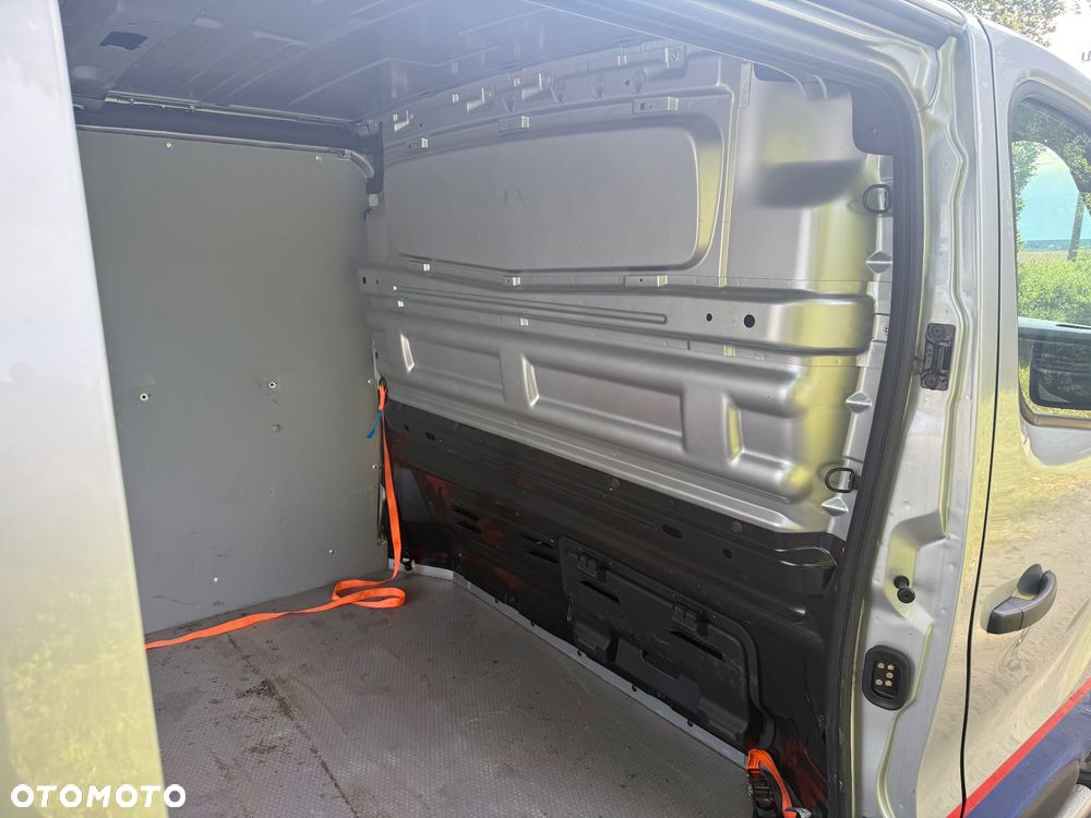 Renault Trafic - 13