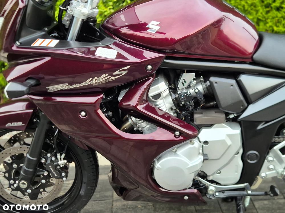 Suzuki Bandit - 25