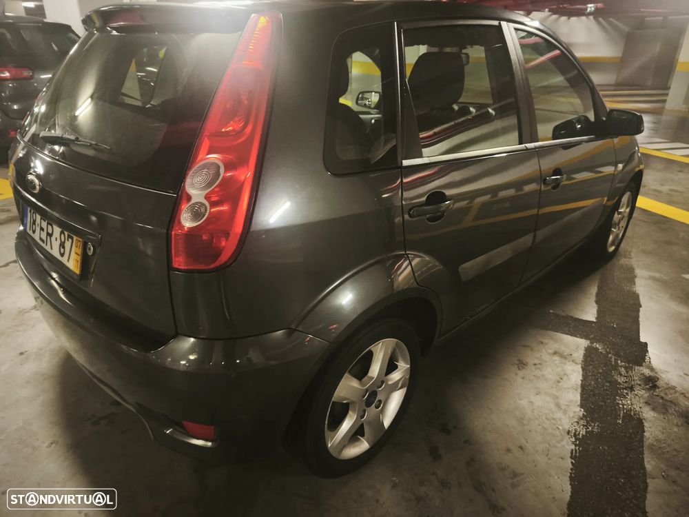 Ford Fiesta 1.25 Trend - 24