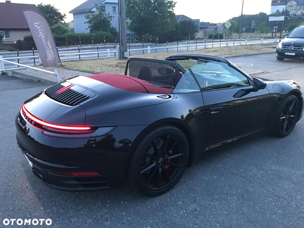 Porsche 911 Carrera 4S - 8