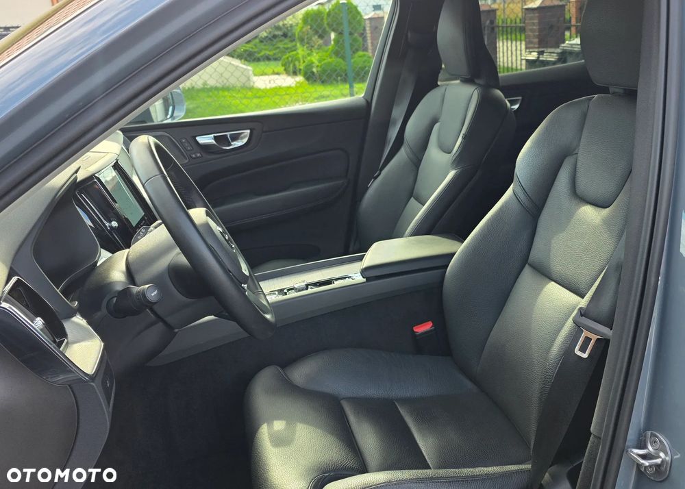 Volvo XC 60 B4 D AWD Ultimate Bright - 13