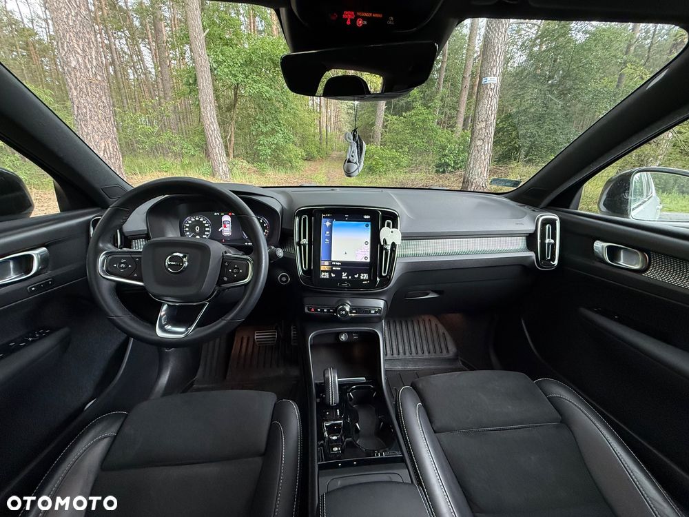 Volvo XC 40 T3 R-Design - 33