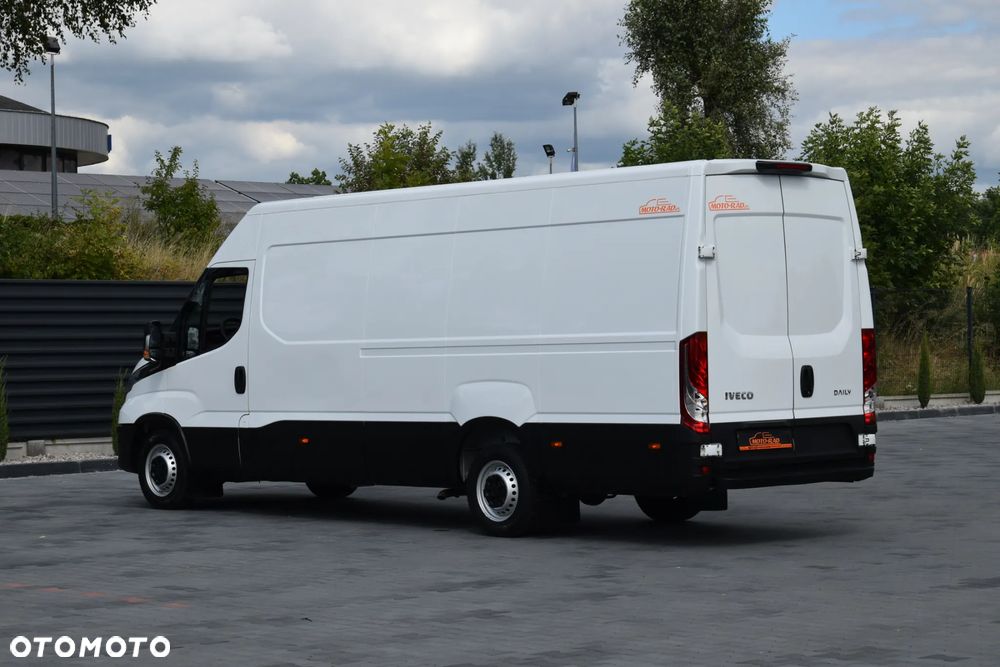 Iveco DAILY MAXI 35S14 / 2.3 - 140 KM / AUTOMAT HI-MATIC / NOWY MODEL / 3 OSOBY / DOSTAWCZE / BLASZAK / KAMERA COFANIA / TEMPOMAT / KLIMA / 2022 / SERWISOWANY / SPROWADZONY Z NIEMIEC - 7