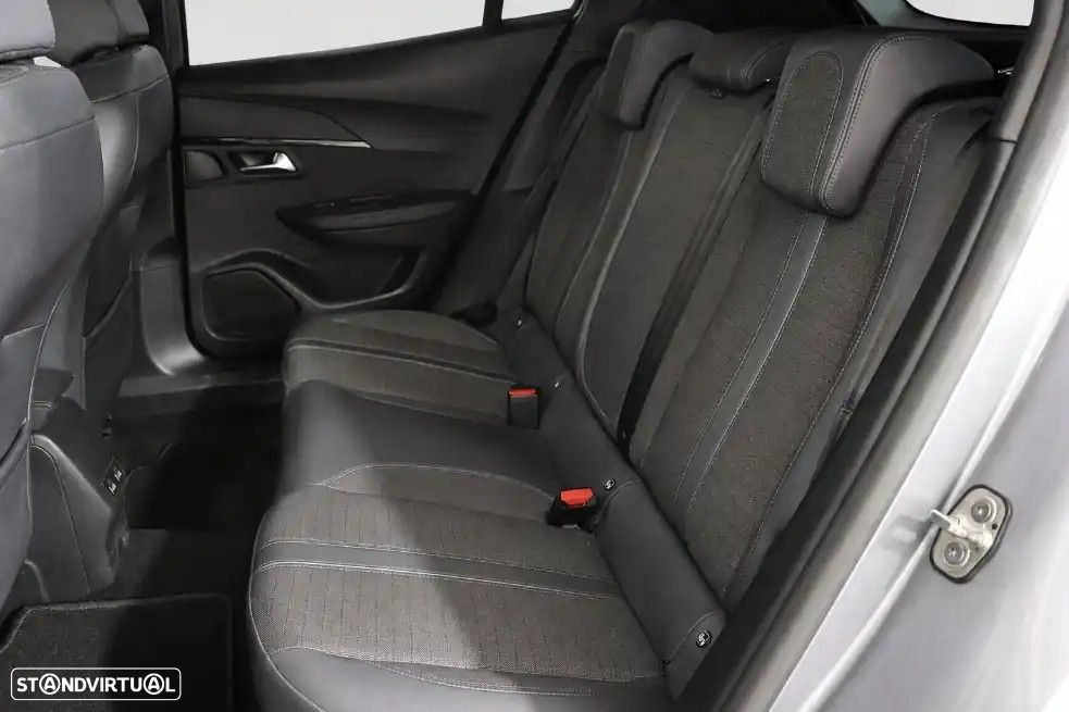 Peugeot 2008 1.2 PureTech Allure - 15