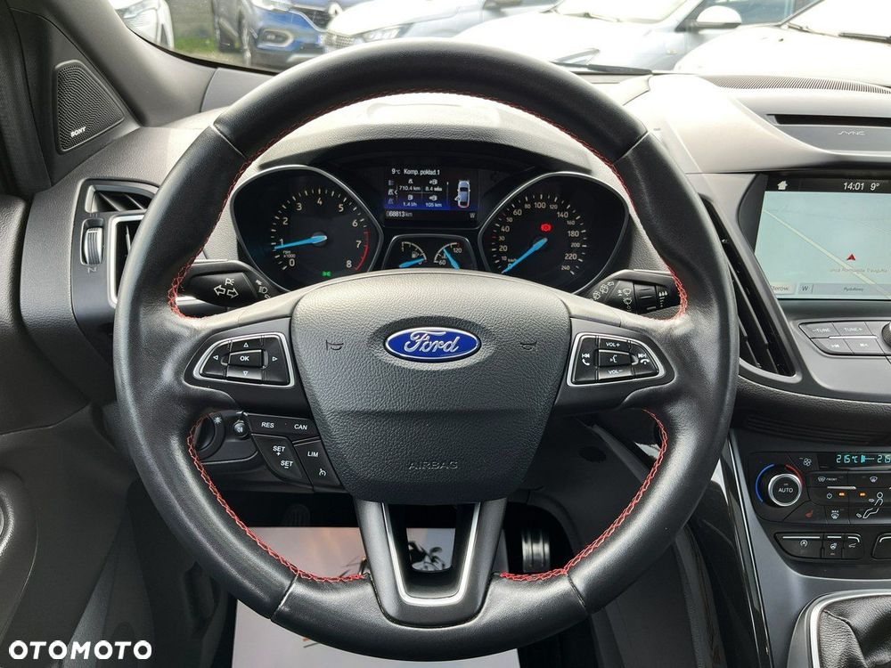 Ford Kuga 1.5 EcoBoost 2x4 ST-Line - 11