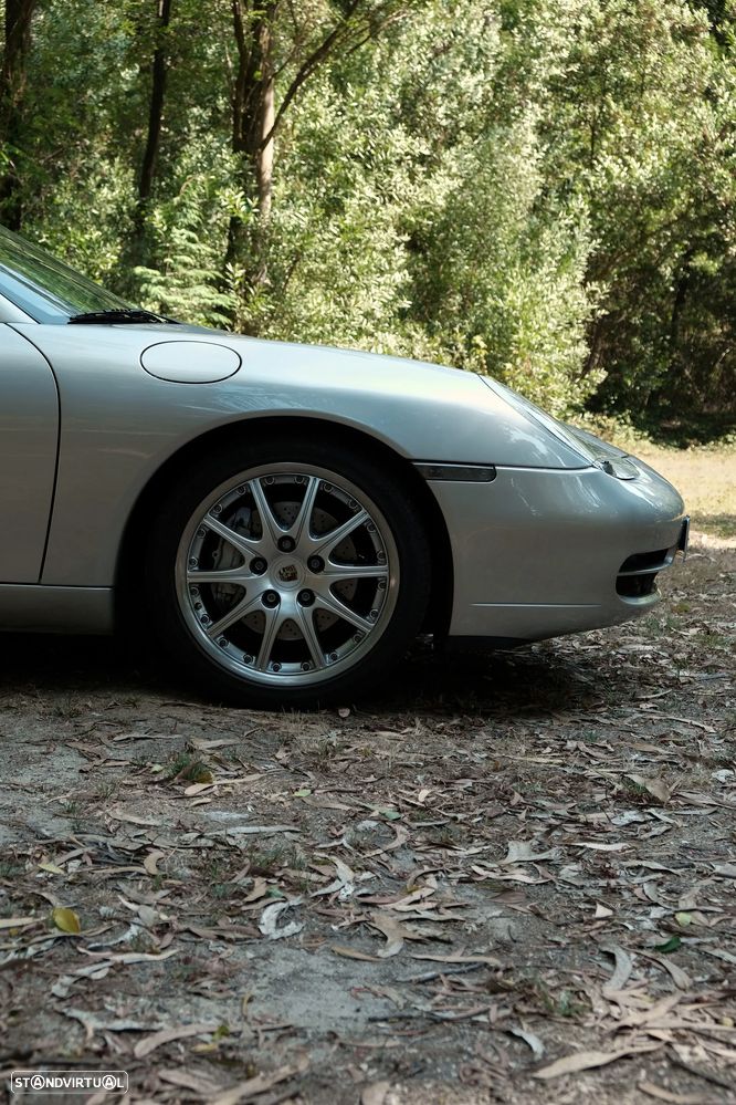 Porsche 911 (996) Carrera 4 Coupé - 15