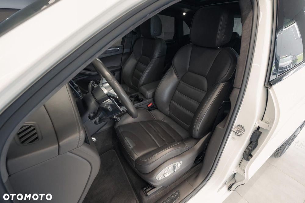Porsche Macan Turbo - 13