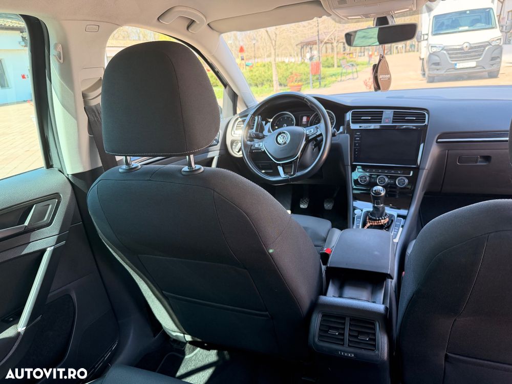 Volkswagen Golf - 13